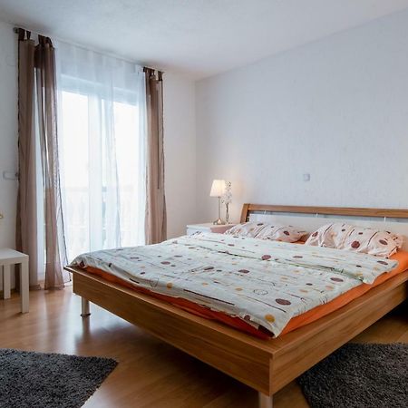 Ferienhaus Bucic Бує Екстер'єр фото
