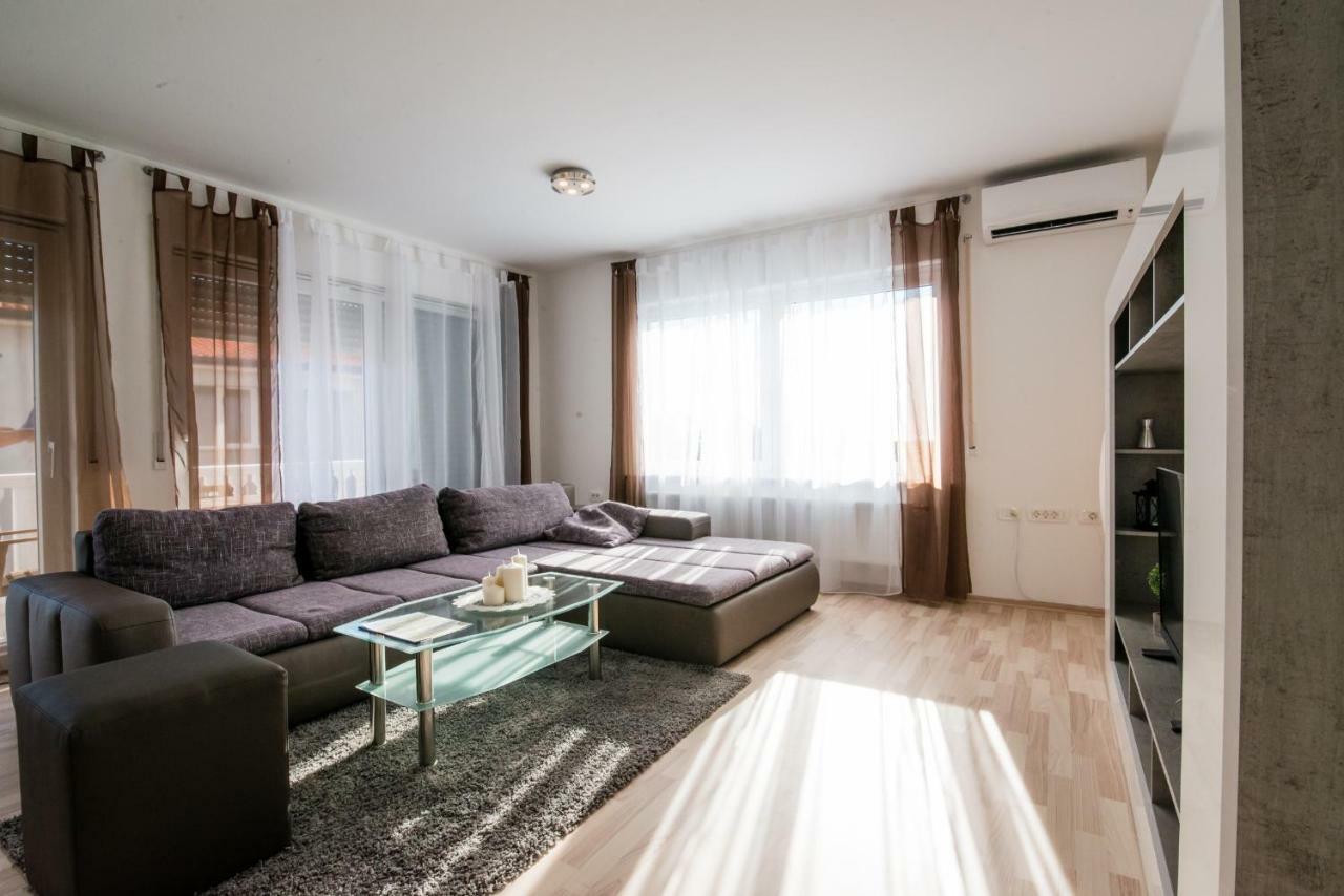 Ferienhaus Bucic Бує Екстер'єр фото