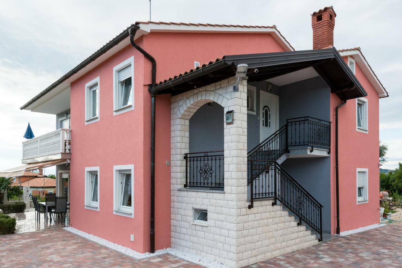 Ferienhaus Bucic Бує Екстер'єр фото