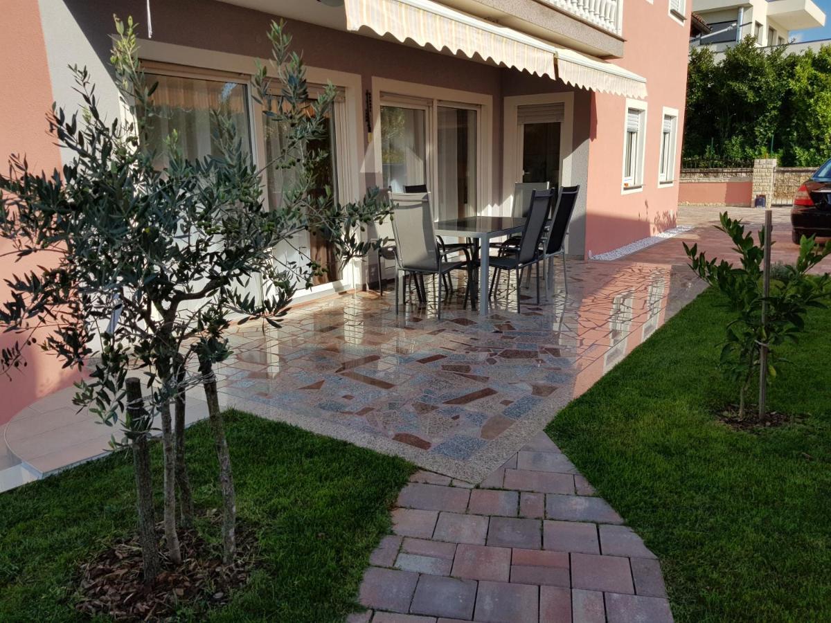 Ferienhaus Bucic Бує Екстер'єр фото