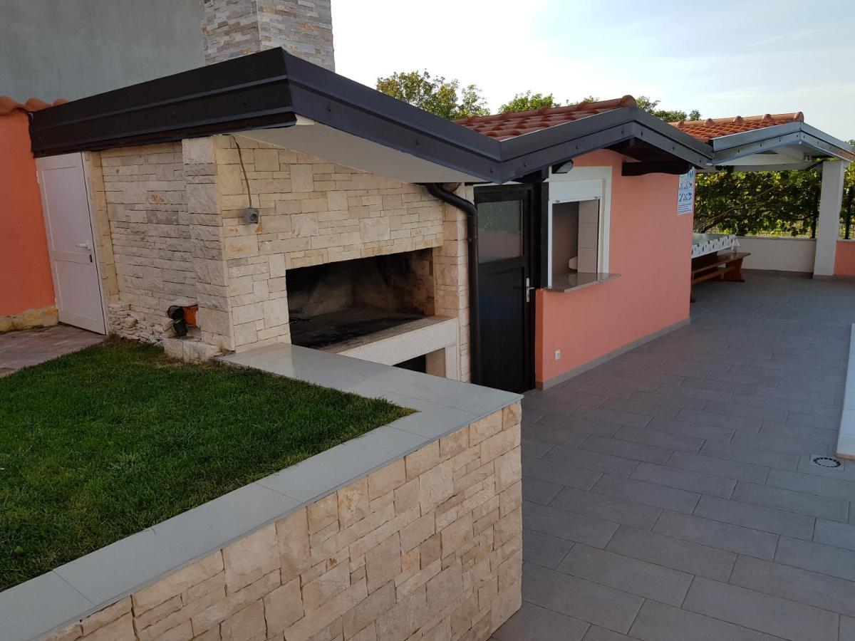Ferienhaus Bucic Бує Екстер'єр фото